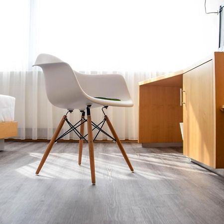 Cristall Hotel Waghäusel Pokoj fotografie